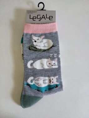 NWT Legale napping cats sleeping cats novelty crew socks